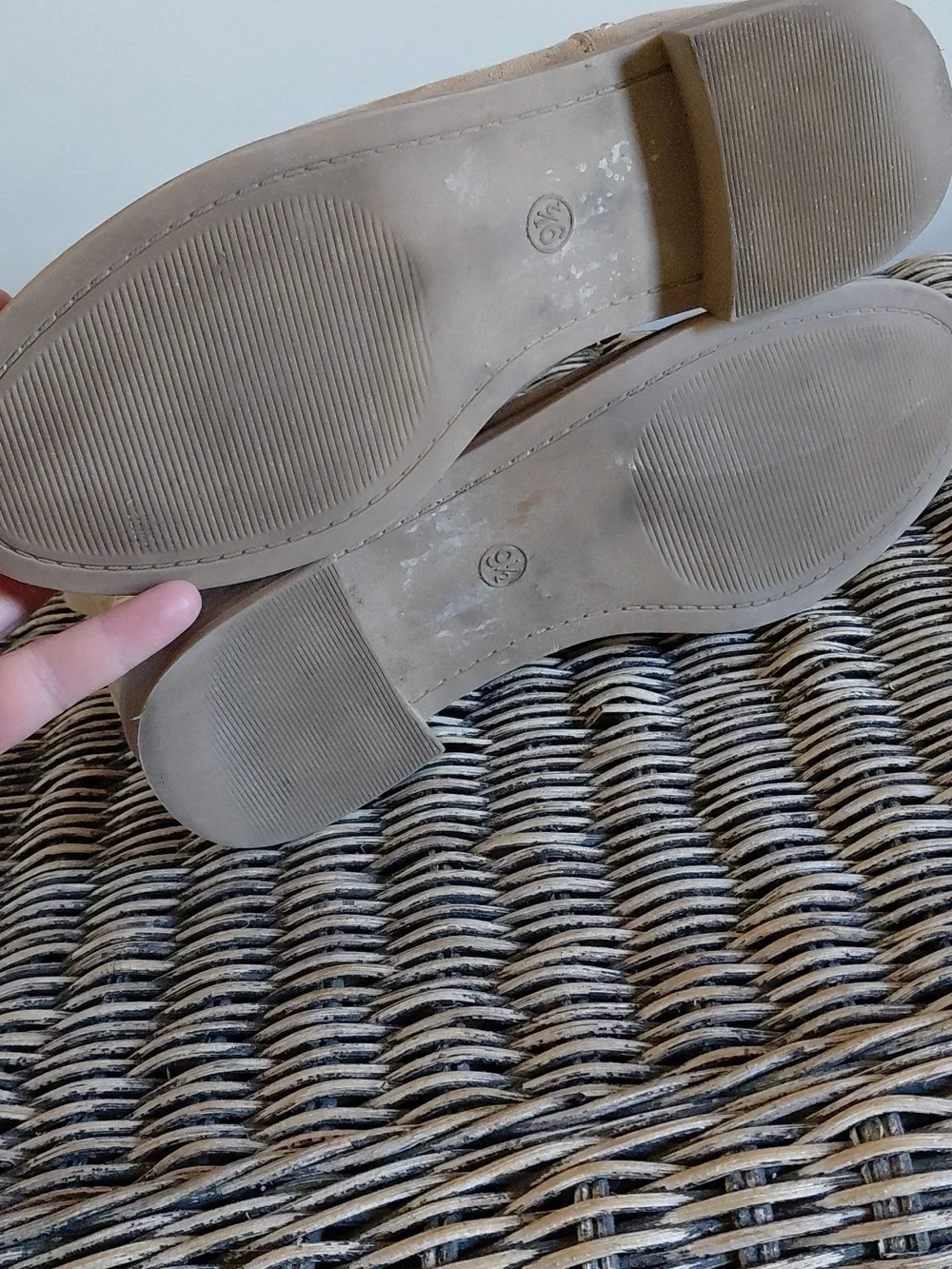 Universal Thread Booties - Picture 4 of 16